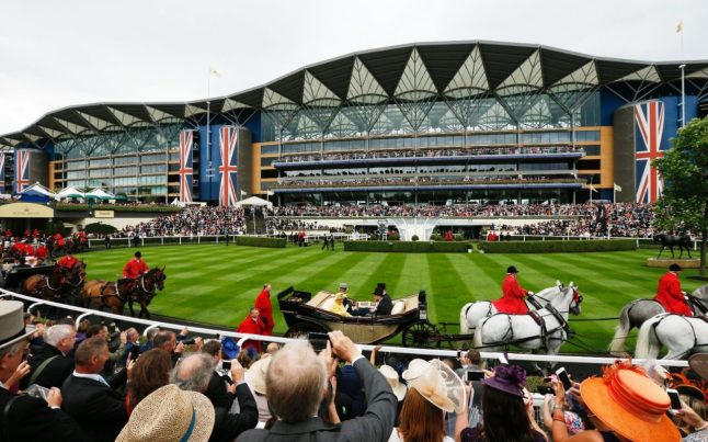 100657735_Britain_Horse_Racing_-_Royal_Ascot_-_Ascot_Racecourse_-_14-6-16__General_view_as_Britain27s-xlarge_trans++ZgEkZX3M936N5BQK4Va8RWtT0gK_6EfZT336f62EI5U